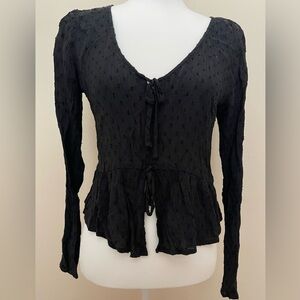 HOLLISTER - size small - tie front, long sleeve top - black